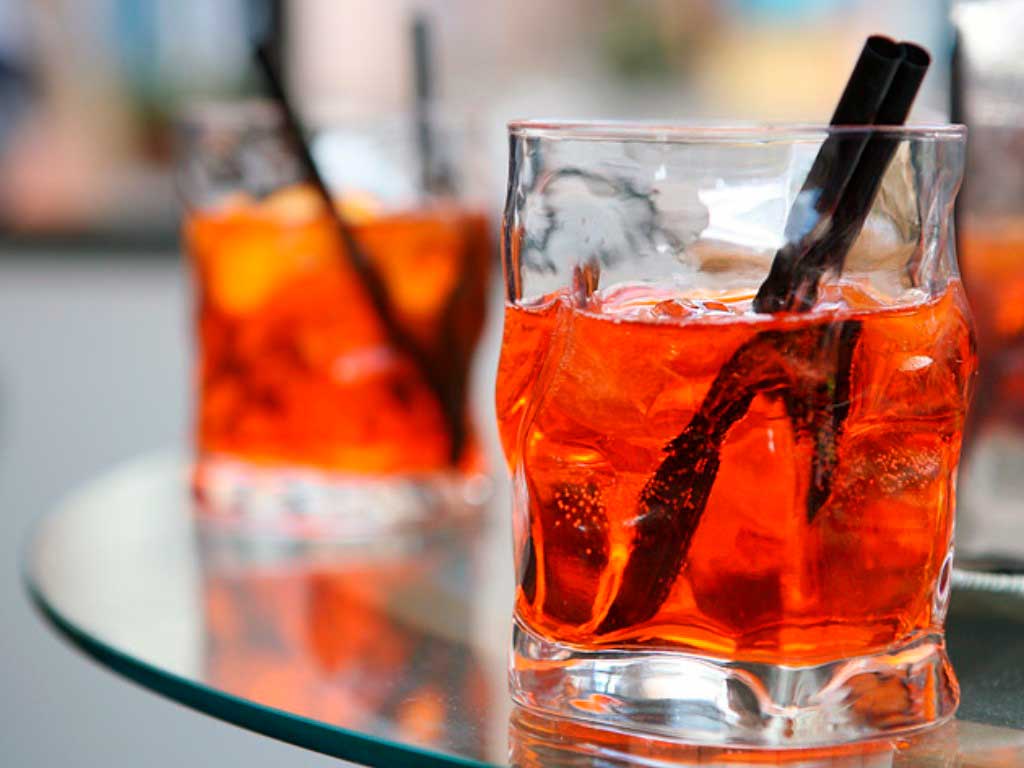 How to take a Spritz?  With Aperol or Campari?