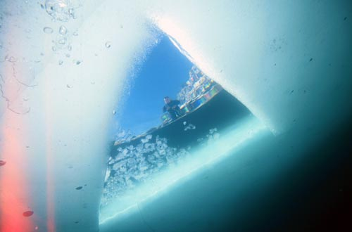 6 luoghi incredibili per fare sub sotto il ghiaccio