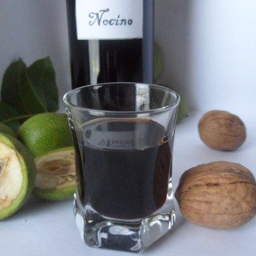 Nocino, the Italian liquor made of green nuts