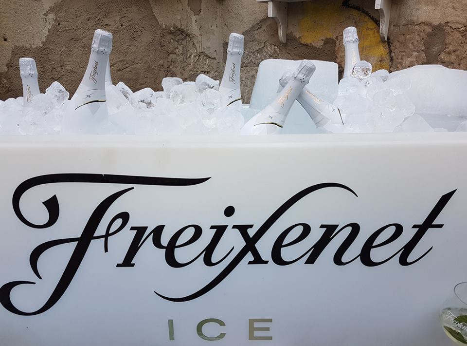 Champagne con ghiaccio: la tendenza del 2022